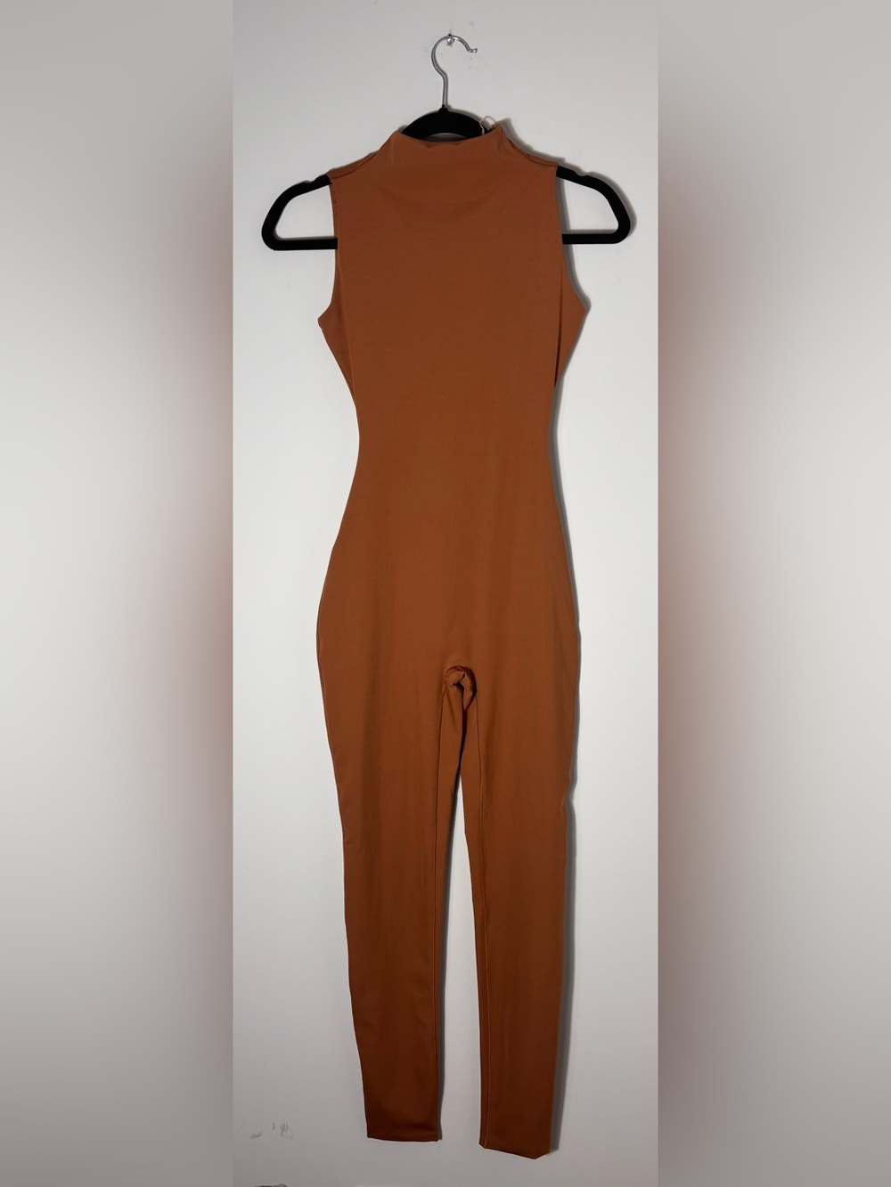 SKIMS Tan Mock Neck Sleeveless Jumpsuit – NWT Body Sculpt Fitted One-Piece XS - Picture 2 of 5